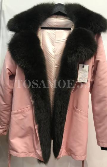 Укороченная розовая парка с песцом